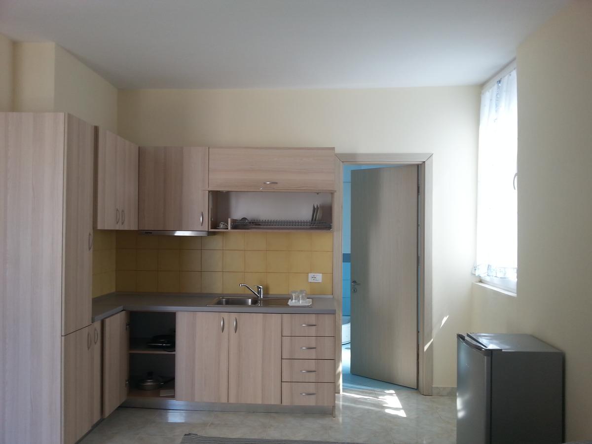 Roza Shengjin Apartment Hotell 3*