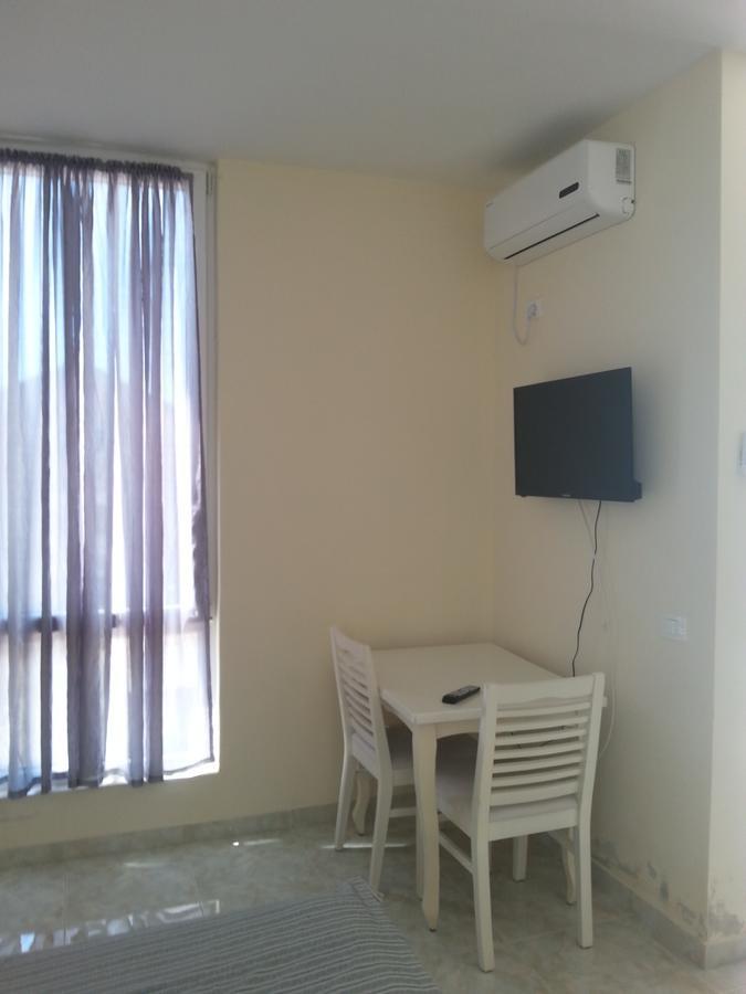Roza Shengjin Apartment 3*